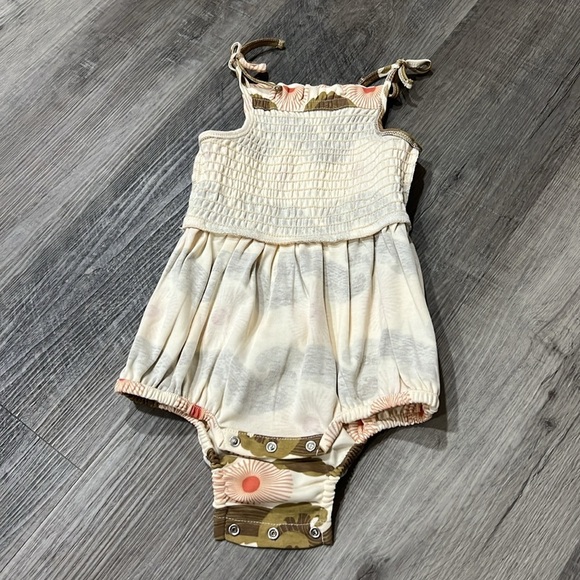 4 for $20 Kate quinn Sleveless romper in EUC size 18-24M - Picture 5 of 6